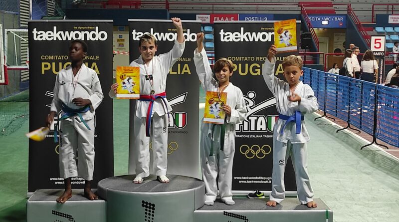 CELLOLE/MONDRAGONE – Taekwondo, oro per il piccolo talento cellolese Andrea Sorgente che conquista il podio nella fascia -41Kg